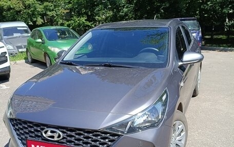 Hyundai Solaris II рестайлинг, 2021 год, 1 фотография