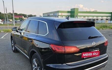 Volkswagen Touareg III, 2021 год, 6 990 000 рублей, 3 фотография