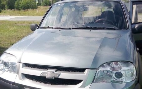 Chevrolet Niva I рестайлинг, 2011 год, 450 000 рублей, 4 фотография