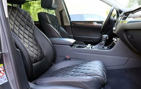 Volkswagen Touareg III, 2017 год, 3 000 000 рублей, 10 фотография