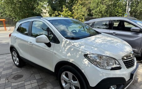 Opel Mokka I, 2013 год, 1 375 000 рублей, 2 фотография