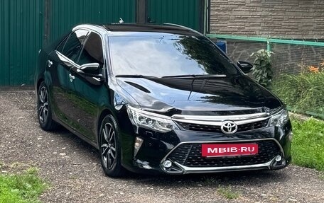 Toyota Camry, 2017 год, 2 449 000 рублей, 2 фотография