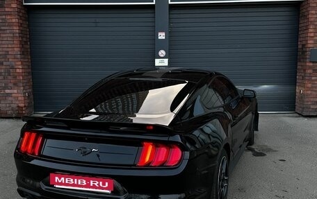 Ford Mustang VI рестайлинг, 2018 год, 2 900 000 рублей, 6 фотография