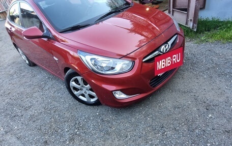 Hyundai Solaris II рестайлинг, 2013 год, 730 000 рублей, 3 фотография