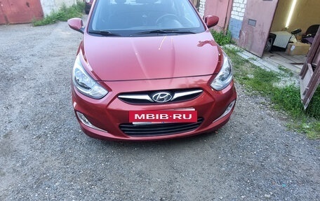 Hyundai Solaris II рестайлинг, 2013 год, 730 000 рублей, 2 фотография