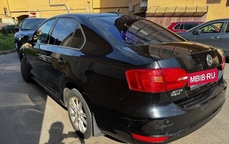 Volkswagen Jetta VI, 2012 год, 740 000 рублей, 3 фотография
