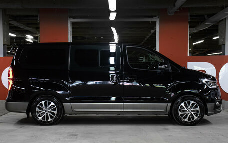 Hyundai Grand Starex Grand Starex I рестайлинг 2, 2020 год, 3 798 000 рублей, 4 фотография