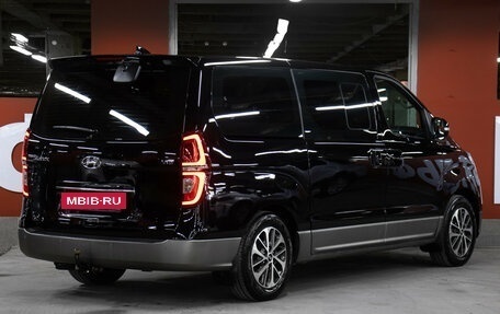 Hyundai Grand Starex Grand Starex I рестайлинг 2, 2020 год, 3 798 000 рублей, 6 фотография