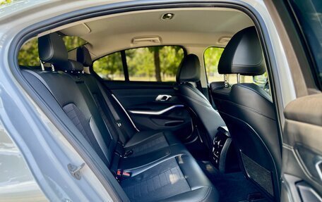 BMW 3 серия, 2019 год, 3 670 000 рублей, 27 фотография