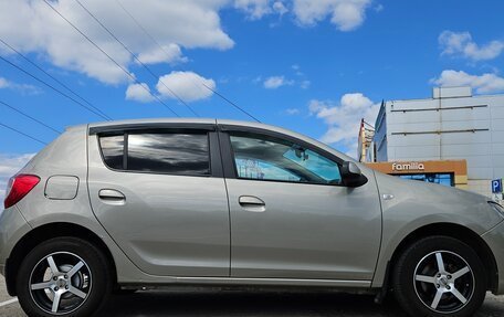 Renault Sandero II рестайлинг, 2015 год, 670 000 рублей, 2 фотография