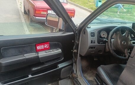 Nissan NP300, 2013 год, 1 800 000 рублей, 8 фотография