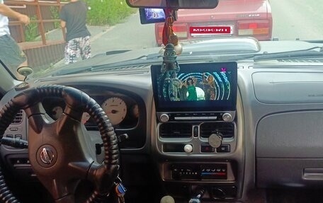 Nissan NP300, 2013 год, 1 800 000 рублей, 6 фотография