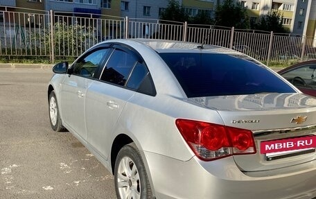 Chevrolet Cruze II, 2011 год, 830 000 рублей, 4 фотография