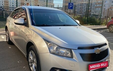 Chevrolet Cruze II, 2011 год, 830 000 рублей, 2 фотография
