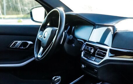 BMW 3 серия, 2019 год, 3 100 000 рублей, 14 фотография