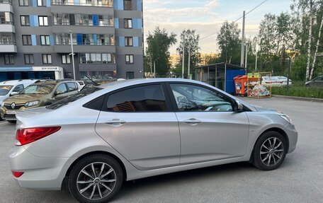 Hyundai Solaris II рестайлинг, 2013 год, 700 000 рублей, 4 фотография