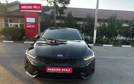 KIA K5, 2021 год, 2 400 000 рублей, 1 фотография