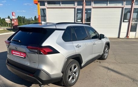 Toyota RAV4, 2019 год, 3 450 000 рублей, 6 фотография
