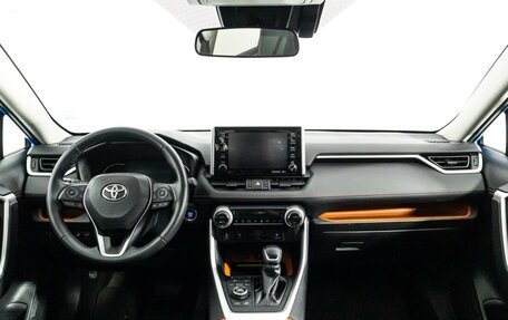 Toyota RAV4, 2019 год, 3 610 000 рублей, 13 фотография