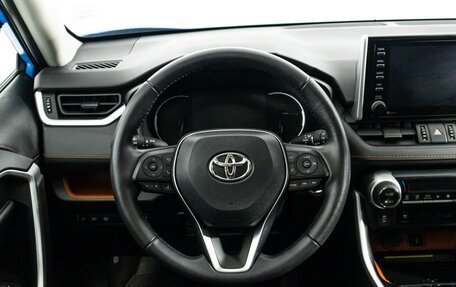 Toyota RAV4, 2019 год, 3 610 000 рублей, 23 фотография