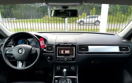 Volkswagen Touareg III, 2011 год, 1 949 000 рублей, 10 фотография