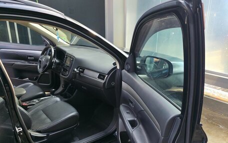 Mitsubishi Outlander III рестайлинг 3, 2012 год, 1 650 000 рублей, 2 фотография