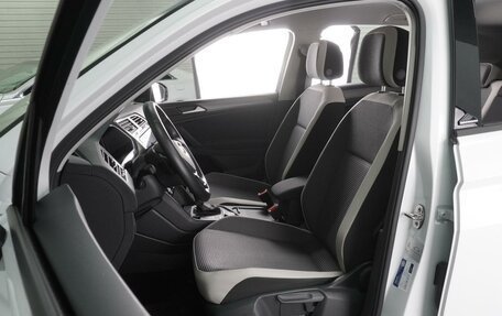 Volkswagen Tiguan II, 2020 год, 2 939 000 рублей, 10 фотография