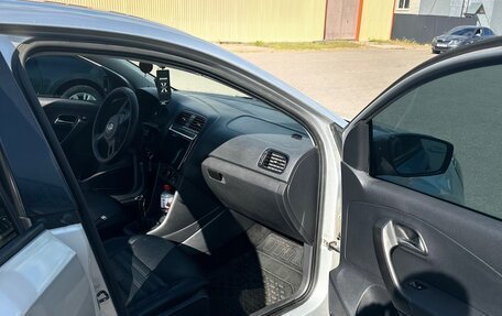 Volkswagen Polo VI (EU Market), 2012 год, 800 000 рублей, 10 фотография