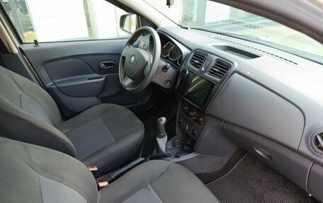 Renault Logan II, 2018 год, 699 800 рублей, 13 фотография