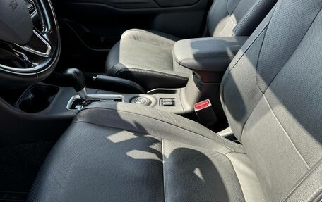 Mitsubishi Outlander III рестайлинг 3, 2016 год, 2 650 000 рублей, 13 фотография