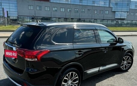 Mitsubishi Outlander III рестайлинг 3, 2016 год, 2 650 000 рублей, 5 фотография