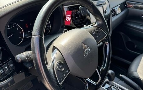 Mitsubishi Outlander III рестайлинг 3, 2016 год, 2 650 000 рублей, 8 фотография