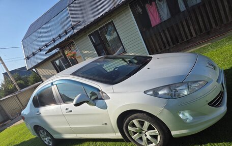 Peugeot 408 I рестайлинг, 2015 год, 700 000 рублей, 3 фотография