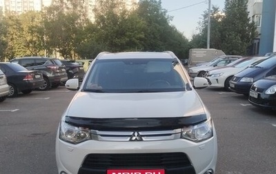 Mitsubishi Outlander III рестайлинг 3, 2014 год, 2 350 000 рублей, 1 фотография