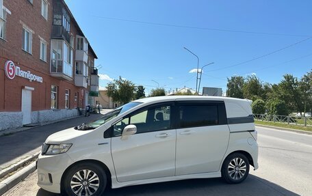 Honda Freed I, 2012 год, 1 400 000 рублей, 3 фотография