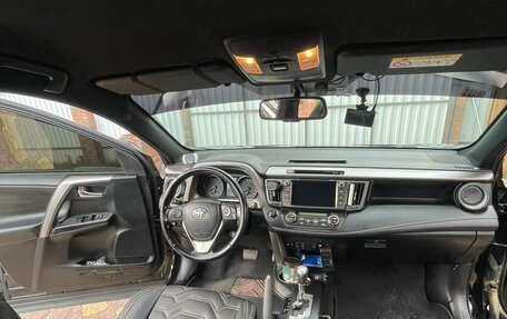 Toyota RAV4, 2019 год, 3 920 000 рублей, 6 фотография