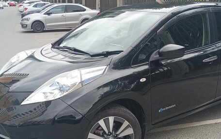 Nissan Leaf I, 2016 год, 850 000 рублей, 2 фотография