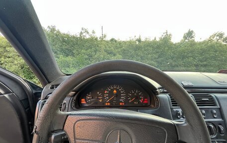 Mercedes-Benz E-Класс, 1996 год, 265 000 рублей, 7 фотография