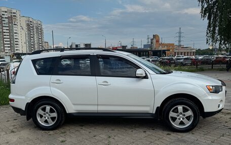 Mitsubishi Outlander III рестайлинг 3, 2011 год, 950 000 рублей, 4 фотография