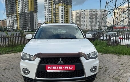 Mitsubishi Outlander III рестайлинг 3, 2011 год, 950 000 рублей, 3 фотография