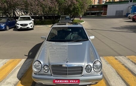 Mercedes-Benz E-Класс, 1998 год, 1 650 000 рублей, 5 фотография