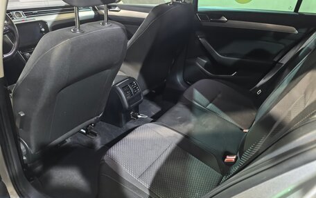 Volkswagen Passat B8 рестайлинг, 2017 год, 2 450 000 рублей, 15 фотография