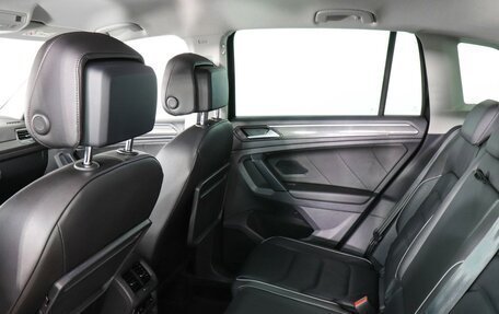 Volkswagen Tiguan II, 2020 год, 2 999 000 рублей, 12 фотография
