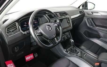 Volkswagen Tiguan II, 2020 год, 2 999 000 рублей, 9 фотография