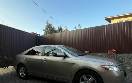 Toyota Camry, 2008 год, 999 999 рублей, 2 фотография