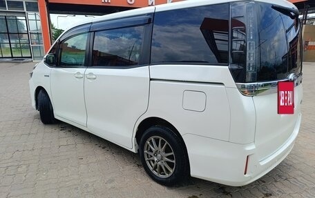 Toyota Voxy III, 2014 год, 1 790 000 рублей, 7 фотография