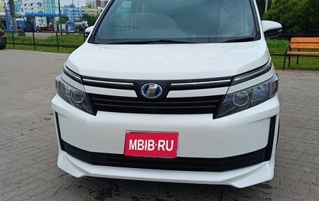 Toyota Voxy III, 2014 год, 1 790 000 рублей, 13 фотография