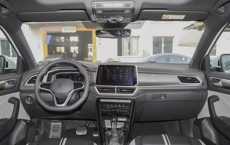 Volkswagen T-Roc I, 2025 год, 2 690 165 рублей, 6 фотография