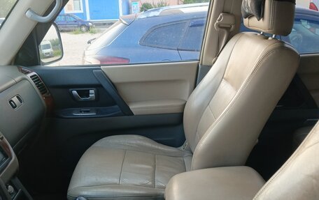 Mitsubishi Pajero III рестайлинг, 2004 год, 1 100 000 рублей, 4 фотография