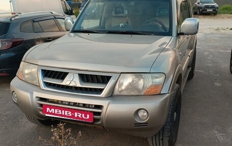 Mitsubishi Pajero III рестайлинг, 2004 год, 1 100 000 рублей, 2 фотография
